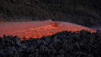 Sebagai informasi, Gunung Etna merupakan gunung berapi dengan sejarah erupsi terpanjang di dunia. Dikutip dari Earth Observatory NASA, gunung ini sudah erupsi setidaknya sejak tahun 1500 SM. Lava yang mengalir dari erupsi gunung berapi ini mengeras dari waktu ke waktu. Erupsi Gunung Etna yang kerap terjadi membuat tumpukan lava keras yang membangunnya jadi kian tinggi. Dari situlah gunung berapi bawah laut tersebut muncul ke permukaan.