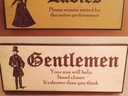 Tanda Toilet Pria dan Wanita yang Bikin Ngakak