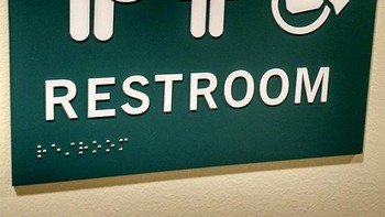 Pria, wanita, dan penyandang disabilitas. Foto: Brightside