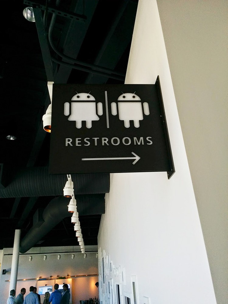 fotoinet Tak Monoton, Ini Tanda Pembeda Toilet Pria dan Wanita