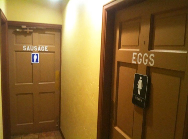 fotoinet Tak Monoton, Ini Tanda Pembeda Toilet Pria dan Wanita