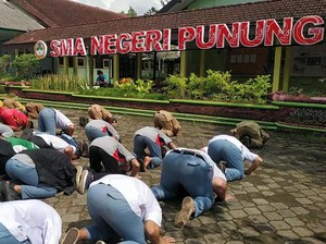 Luluk Juarai Angkat Besi Dunia, Guru-Pelajar SMAN di Pacitan Sujud Syukur