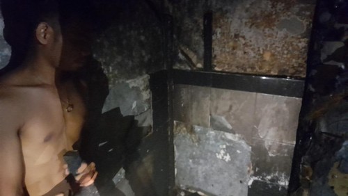 Kamar tempat komputer di Panti Asuhan Yayasan Al-Ittihad Rasyid Wa Habib di Jalan Gunung Kidul Denpasar Barat, yang terbakar akibat arus pendek atau korslet listrik, Selasa (14/6/2022) malam.