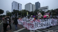 Mereka juga meminta pemerintah mengungkap kasus mafia CPO sampai ke akar-akarnya.
