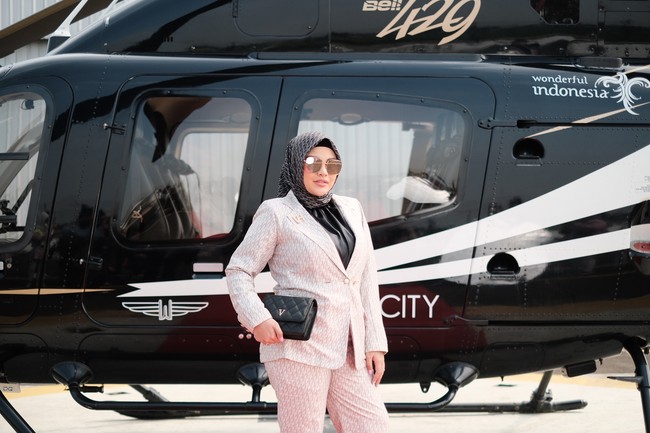 Aurel Hermansyah memutuskan berhijab setelah menikah dengan Atta Halilintar pada 3 April 2021. Aurel kini sedang menjalani peran baru sebagai seorang ibu dari buah hati pertamanya, Ameena Hanna Nur Atta. Foto: Dok. Vanilla Hijab.