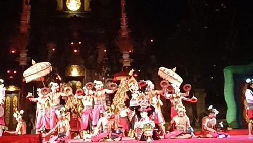 Komunitas Budaya Sanggar Seni Baswaram duta dari Kabupaten Klungkung unjuk gigi di lomba baleganjur remaja Pesta Kesenian Bali (PKB) Selasa (14/6/2022) malam.