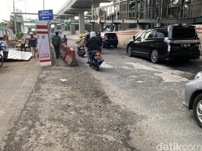 Kondisi Jl HR Rasuna Said, Kuningan, Jakarta Selatan, 14 Juni 2022, sore. (Annisa Rizky Fadhila/detkcom)