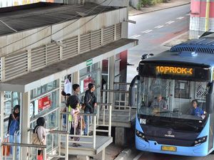 Berburu Makanan Enak di Penjuru Jakarta Naik Bus TransJakarta