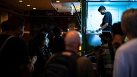 Kehadiran truk yang menjual ganja di Khaosan Road ini menarik perhatian para turis. Mereka terlihat mengantre untuk membeli ganja yang telah dihapus dari daftar narkotika di bawah hukum Thailand.