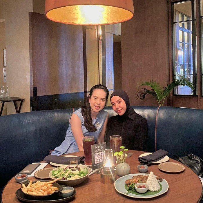Nadya Arifta Nadya Arifta