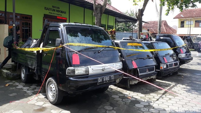 Polres Bantul jumpa pers kasus pencurian spesialis mobil pikap lintas provinsi, Selasa (14/6/2022).