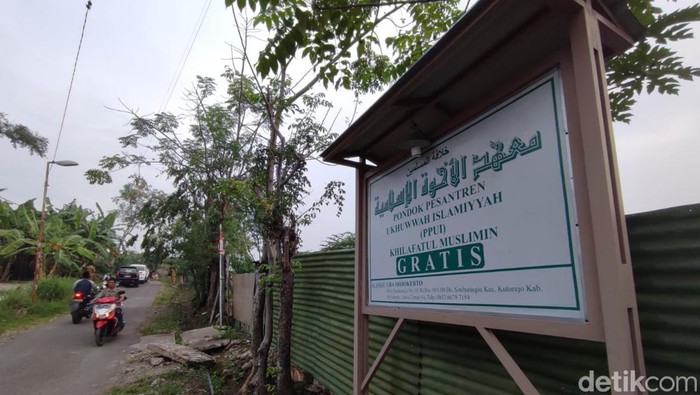 Pondok Pesantren Ukhuwwah Islamiyyah Khilafatul Muslimin