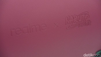 Ada logo Realme dan Naruto. Foto: Adi Fida Rahman/detikINET