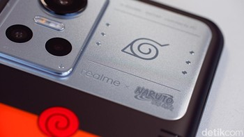 Ikon Konohagakure menghiasi di bagian belakang. Foto: Adi Fida Rahman/detikINET