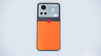 GT Neo 3 Naruto ditenagai Dimensity 8100. Foto: Adi Fida Rahman/detikINET