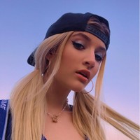 Dilansir dari Daily Mail, biaya langganan untuk konten eksklusif Sami selama satu bulan dibanderol dengan harga sekitar Rp 294 ribu. Sedangkan untuk pelanggan tetap akan mendapatkan diskon. Sejauh ini Sami sendiri baru mengunggah 1 konten di akunnya tersebut. Foto: Instagram/@samisheen