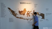 Rapat tersebut menyetujui pembagian dividen tunai senilai Rp 135 miliar kepada pemegang saham, atau 60,3% dari laba bersih perseroan untuk tahun buku 2021 sebesar Rp 223,8 miliar. 