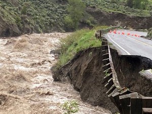 Dihantam Banjir Bandang, Taman Nasional Yellowstone Langsung Tutup