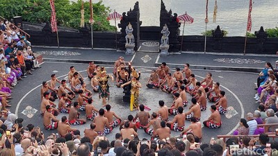 Foto: Melepas Rindu Menonton Tari Kecak di Bali