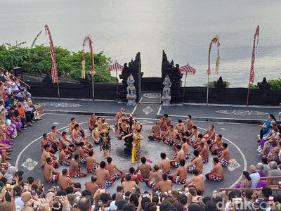Foto: Melepas Rindu Menonton Tari Kecak di Bali