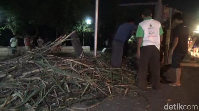 truk terguling di jombang 4 orang tewas