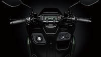 Yamaha X Force 2022 pakai mesin silinder tunggal 155 cc, SOHC, berpendingin cairan dengan teknologi BlueCore VVA dan SMG (Smart Motor Generator). Motor berteknologi injeksi ini bisa menghasilkan tenaga puncak 14,7 dk pada 8.000 rpm dan torsi maksimum 14 Nm pada 6.500 rpm. Foto: Yamaha