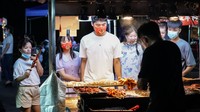 Usai pandemi COVID-19 mereda, aktivitas kembali bergeliat. Salah satunya pasar malam.