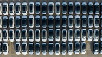 Meski begitu, terlihat mobil-mobil ini hanya didominasi dengan warna putih.  
