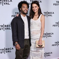 Katie Holmes dan Bobby Wooten III bertemu setelah dikenalkan oleh seorang teman. Foto: Getty Images for Tribeca Festiva/Theo Wargo