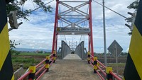 Jembatan Gantung pertama yang diselesaikan adalah Jembatan Gantung Brungkah di Desa Karangrejo Kabupaten Pacitan  dengan panjang 84 meter (m). Manfaat jembatan gantung ini akan langsung dirasakan masyarakat setempat sebagai akses penghubung antar desa.