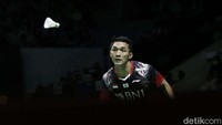 Jonatan Christie sukses menghentikan perlawanan Kantaphon Wangcharoen (Thailand) di babak pertama Indonesia Open 2022.