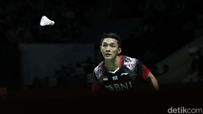 Aksi-aksi Ciamik Jojo Tumbangkan Wakil Thailand Jonatan Christie melaju ke fase 16 besar Indonesia Open 2022. Jojo menumbangkan wakil Thailand, Kantaphon Wangcharoen dua set langsung.
