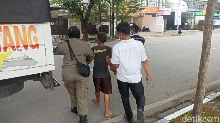 Anjal dan gepeng terjaring razia di Makassar.