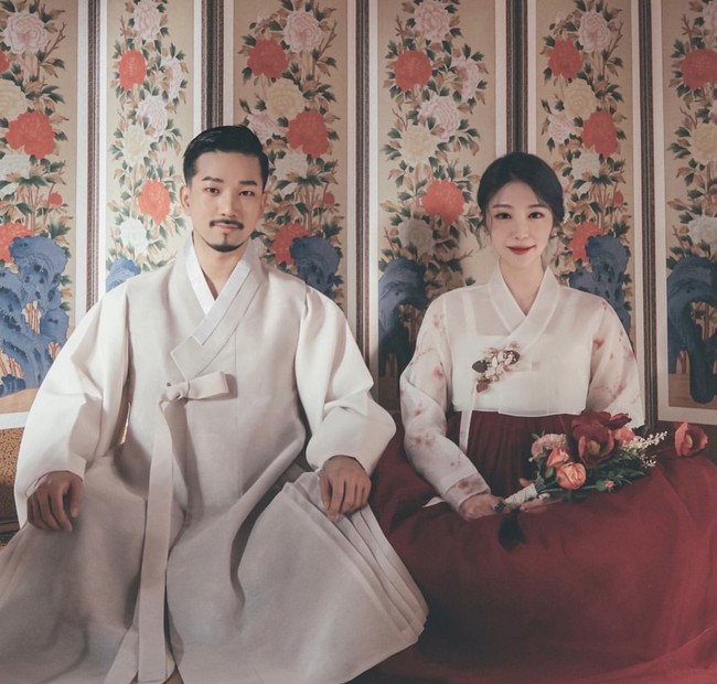 G.O dikenal sebagai vokalis utama MBLAQ, grup asuhan yang debut dengan tiga personel. Namun dua personel MBLAQ memilih hengkang pada 2014. Lama tak terlihat, G.O menikah dengan Choi Ye Seul dan membuka kanal YouTube pada 2019. Foto: Instagram @jung_g_o