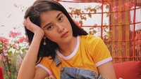 Aku selalu menanamkan dalam diri kalau kita di sini yang penting tulus dan jujur dalam berkarya juga berkarier. Aku nggak mau mengusik orang lain, aku nggak mau mencari sensasi yang akhirnya membuat aku naik gitu, katanya kepada detikcom. (dok. Instagram @ashirazamita) 