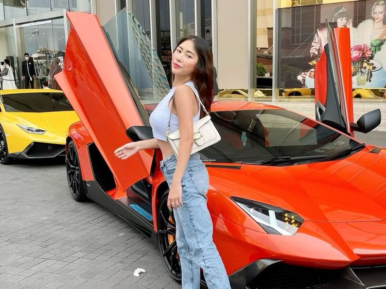 8 Gaya Mewah Ayu Thalia yang Ngaku Tidur Bareng Nicholas Sean
