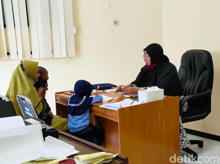 Balita di Sampang saat dibawa ke psikolog
