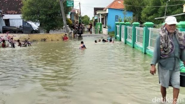 banjir rob di gresik