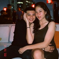 Foto: Bastian Steel dan Sitha Marino berpacaran sejak 2020. Keduanya tak segan memamerkan kemesraan di Instagram masing-masing. dok. Instagram/@bastiansteel