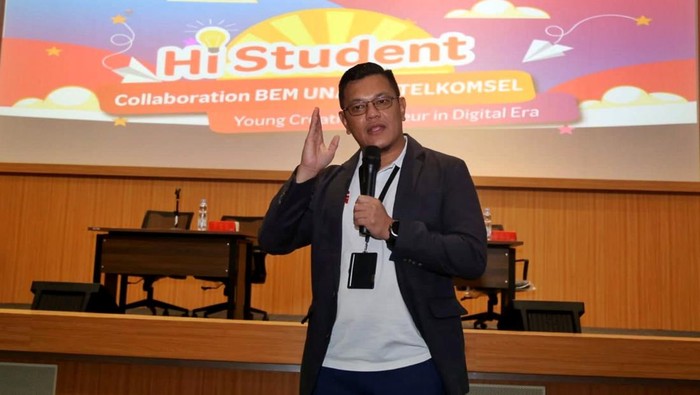 Telkomsel menggelar Hi Student di beberapa Kampus dan Sekolah di Jawa Timur. Tema yang diangkat kali ini Young Creativepreuner in Digital Era.