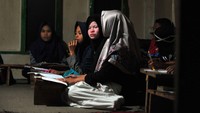 Albinisme atau albino adalah kondisi genetik yang menyebabkan seseorang kekurangan pigmen warna. Pengidapnya akan mengalami warna rambut atau kulit yang lebih pucat.