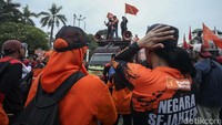 Presiden Partai Buruh Said Iqbal juga mengancam akan menyebarluaskan nama-nama anggota DPR yang getol mendukung Omnibus Law UU Cipta Kerja.