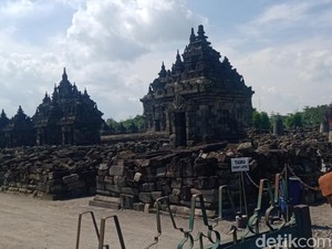 Naik ke Candi Plaosan-Sojiwan Klaten Jangan Lupa Copot Sepatu Ya!