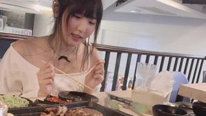Ragam Pose Selebgram Alicebambam yang Meninggal Usai Tersedak Sate Babi
