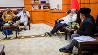 Meski pemerintah telah membentuk Satgas Anti-Mafia Tanah, namun faktanya, Budi menilai belum ada perkembangan yang berarti. Budiharjo mengaku siap adu data kepemilikan tanah secara terbuka. Sebab, dari data FKMTI, ada sebanyak 3.000 lebih dokumen kasus perampasan tanah.