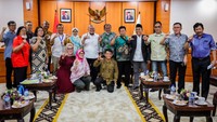 Sementara Ketua DPD RI, AA LaNyalla Mahmud Mattalitti, siap menindaklanjuti aspirasi tersebut. LaNyalla menegaskan jika pihaknya telah berkeliling ke 34 provinsi dan lebih dari 300 kabupaten/kota. Salah satu persoalan yang dikeluhkan masyarakat di daerah adalah soal mafia tanah ini. Pada kesempatan itu, Ketua DPD RI didampingi Senator asal Lampung, Bustami Zainuddin dan Staf Khusus Ketua DPD RI, Togar M Nero. Sementara SK Budiharjo didampingi sejumlah korban mafia tanah yang juga pengurus FKMTI di Sulawesi Selatan, FKMTI Sumatera Selatan, FKMTI Tangerang Selatan dan FKMTI DKI Jakarta.