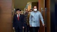 Sebelum agenda Sertijab dimulai, keduanya datang bersamaan melalui pintu utama Auditorium Gedung Utama Kementerian Perdagangan. Pelaksanaan ini diadakan setelah Zulkifli resmi dilantik oleh Jokowi.