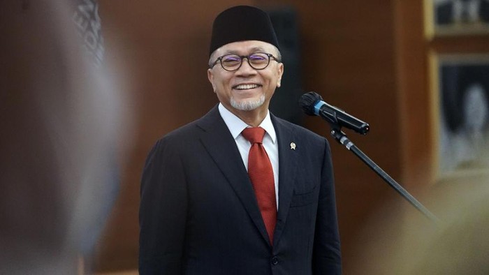 Zulkifli Hasan dilantik menjadi menteri perdagangan menggantikan M Lutfi. Sertijab jabatan Menteri Perdagangan dilakukan di Auditorium Gedung Utama Kamendag, Jakarta.