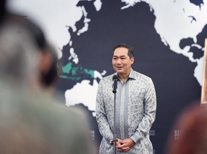 Zulkifli Hasan dilantik menjadi menteri perdagangan menggantikan M Lutfi. Sertijab jabatan Menteri Perdagangan dilakukan di Auditorium Gedung Utama Kamendag, Jakarta.