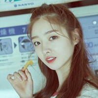 Eunjin hengkang dari DIA karena mengalami gangguan mental pada 2018. Dia merasa cemas dan takut saat berdiri di atas panggung bahkan tak berani meninggalkan asrama. Meskipun menjalani perawatan, kondisinya tak kunjung membaik. Eunjin pun telah menghapus akun Instagram-nya. Foto: dok. MBK Entertainment